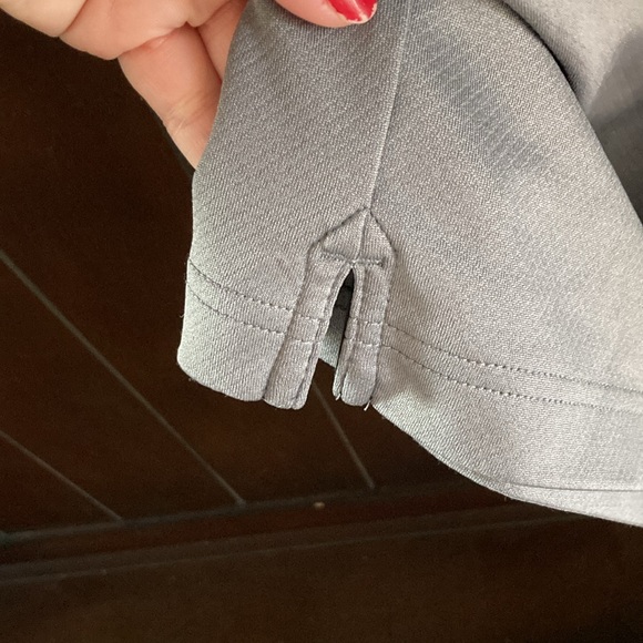 Excellent Condition! Under Armour Dark Gray Button Polo- Small - Picture 7 of 9